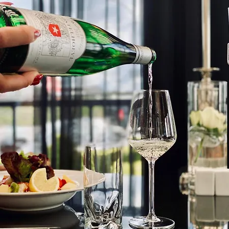 포머로흐 호텔 Pommerloch